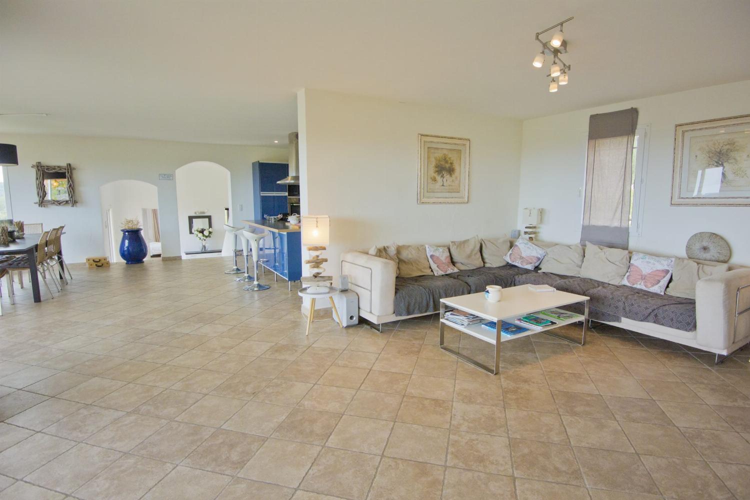 Living room | Holiday villa in Corsica