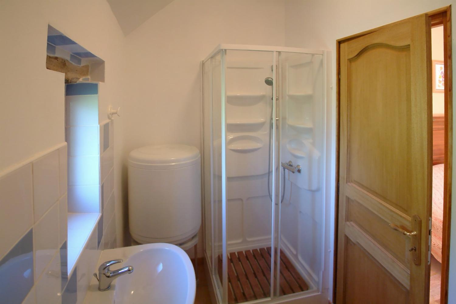 Bathroom | Holiday accommodation in Dordogne