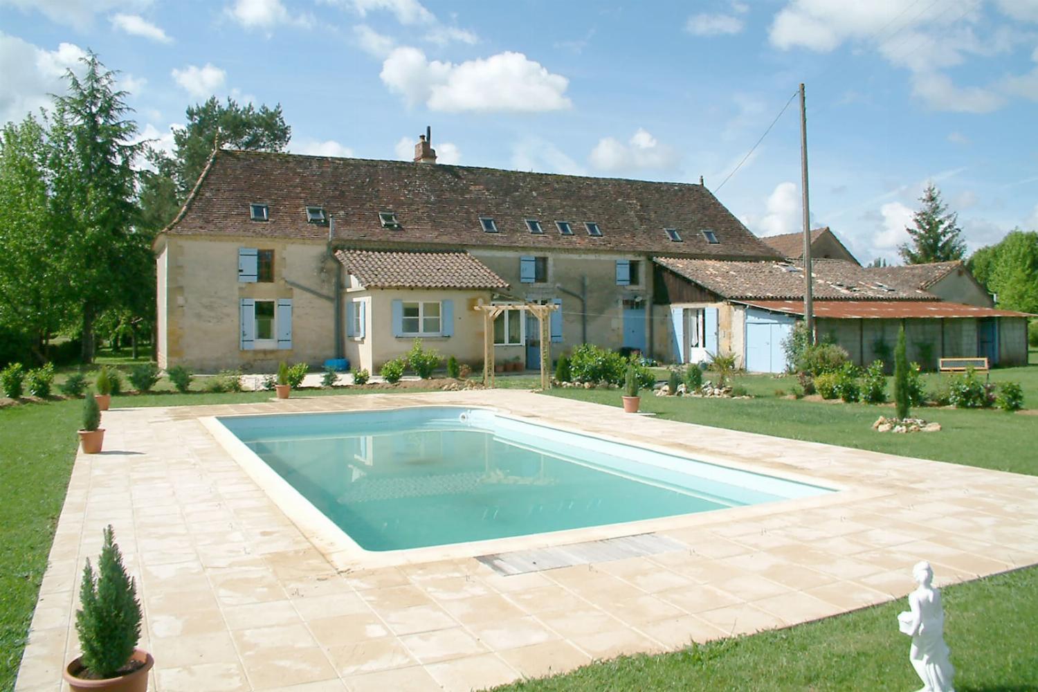 Holiday accommodation in Dordogne with private pool