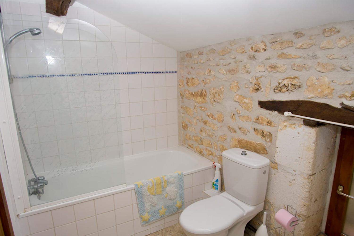 Bathroom | Holiday home in Dordogne