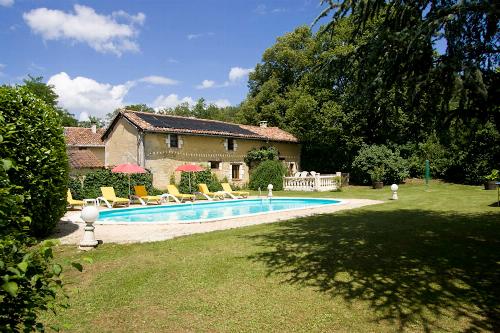 Holiday home in Dordogne with private heated pool