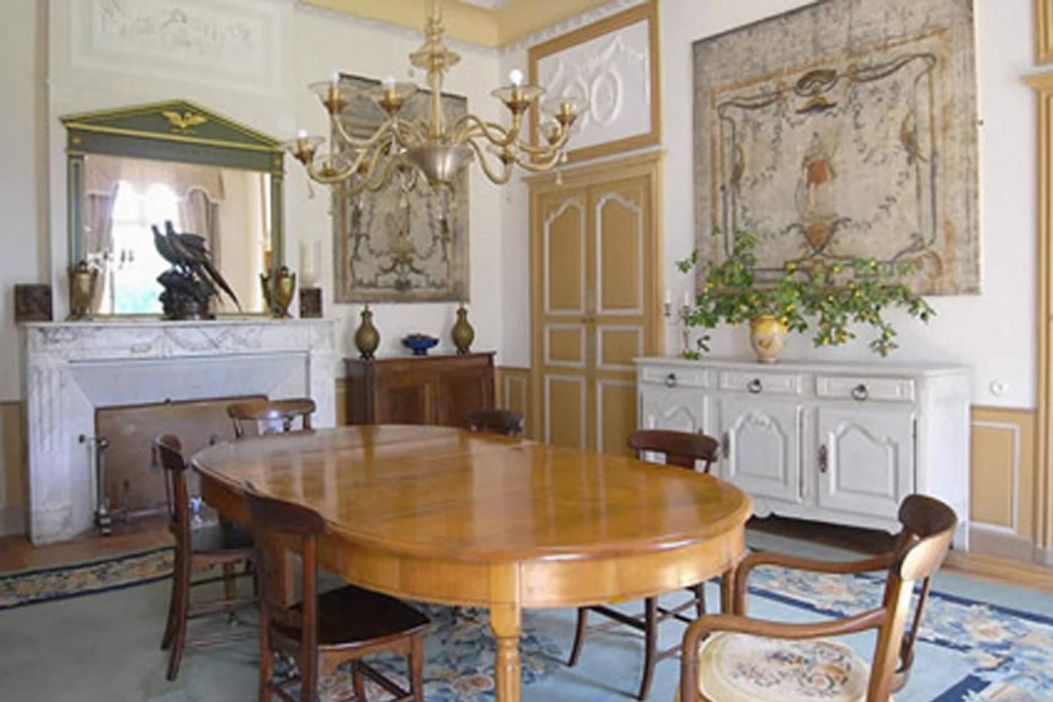 Dining room | Holiday château in Haute-Garonne