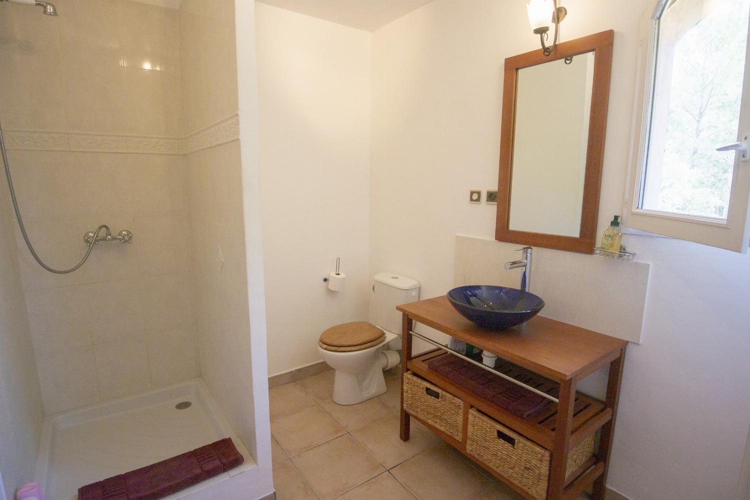 Bathroom | Holiday villa in Provence