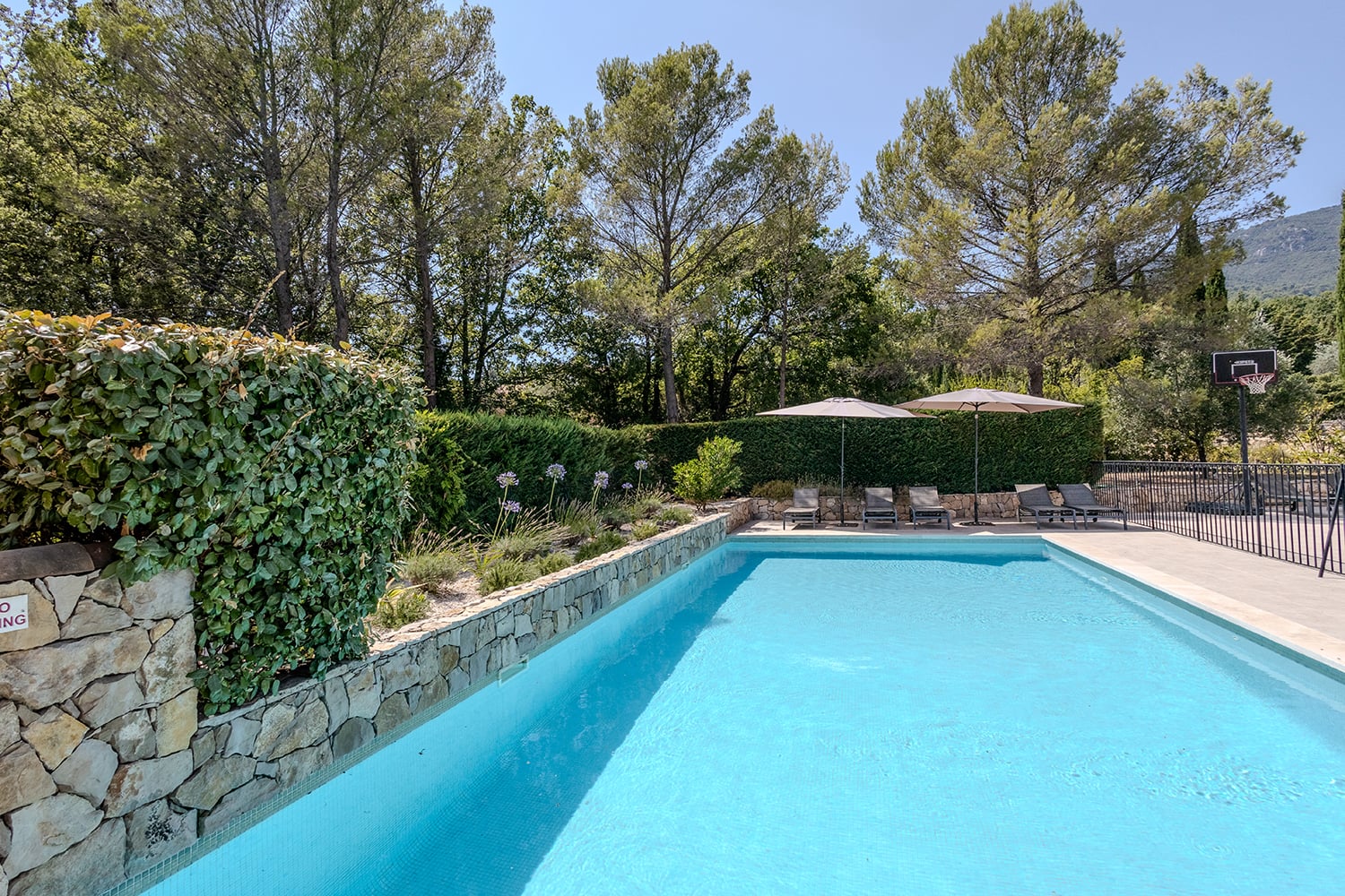 Private pool Private pool