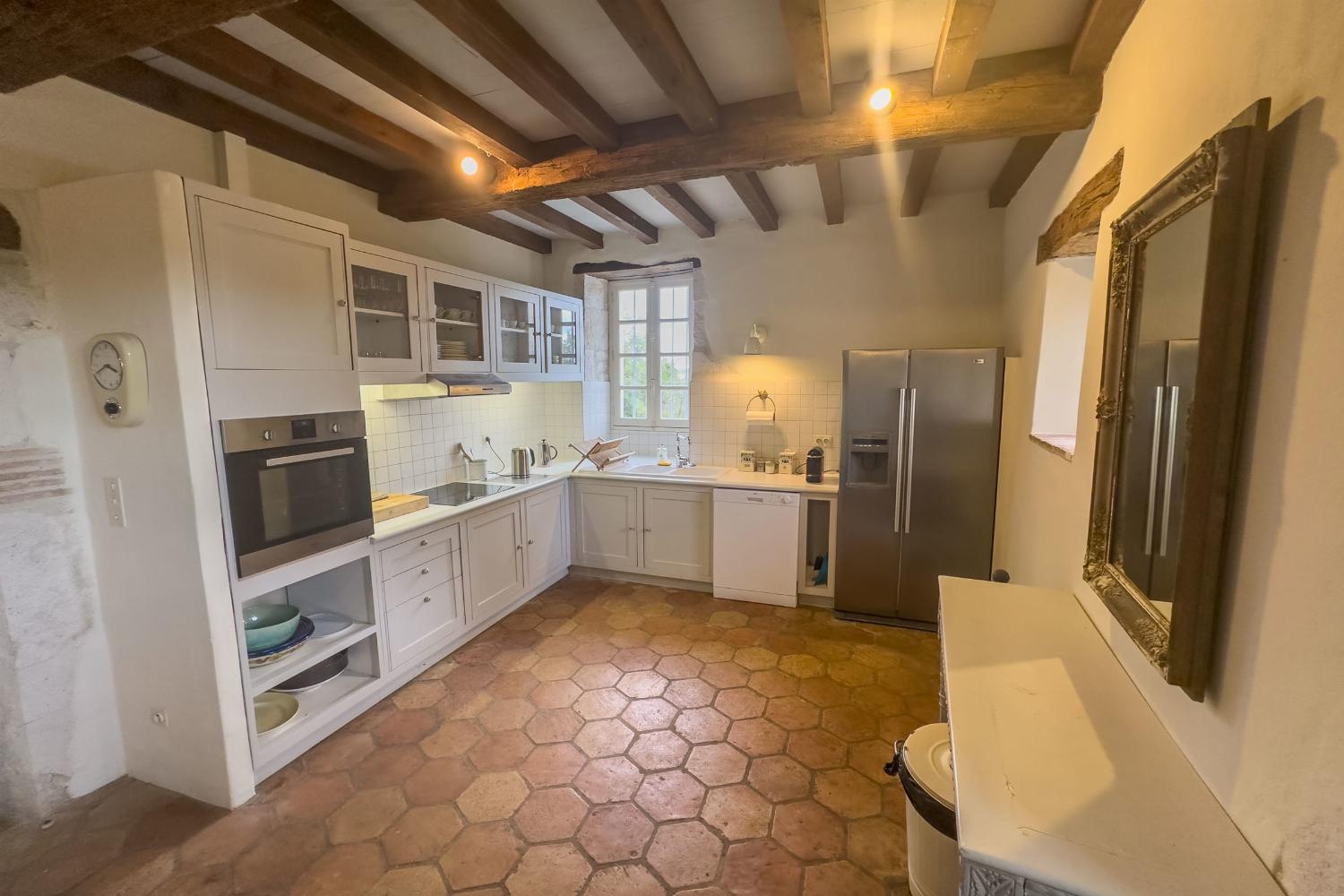 Coach house kitchen | Holiday accommodation in Tarn-en-Garonne