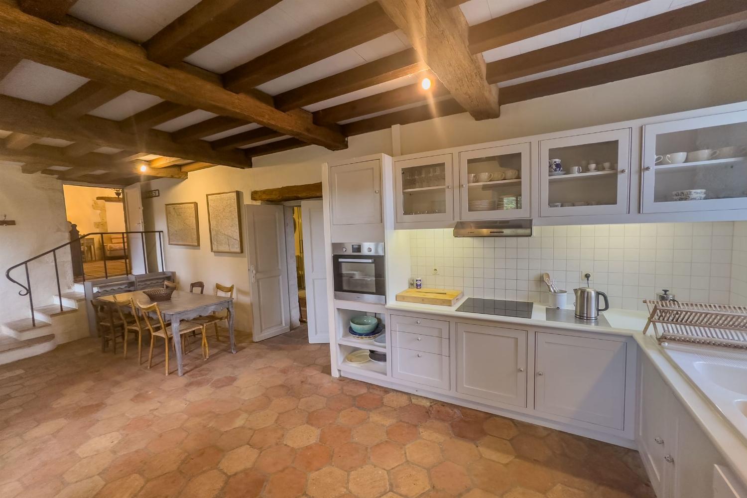 Coach house kitchen | Holiday accommodation in Tarn-en-Garonne