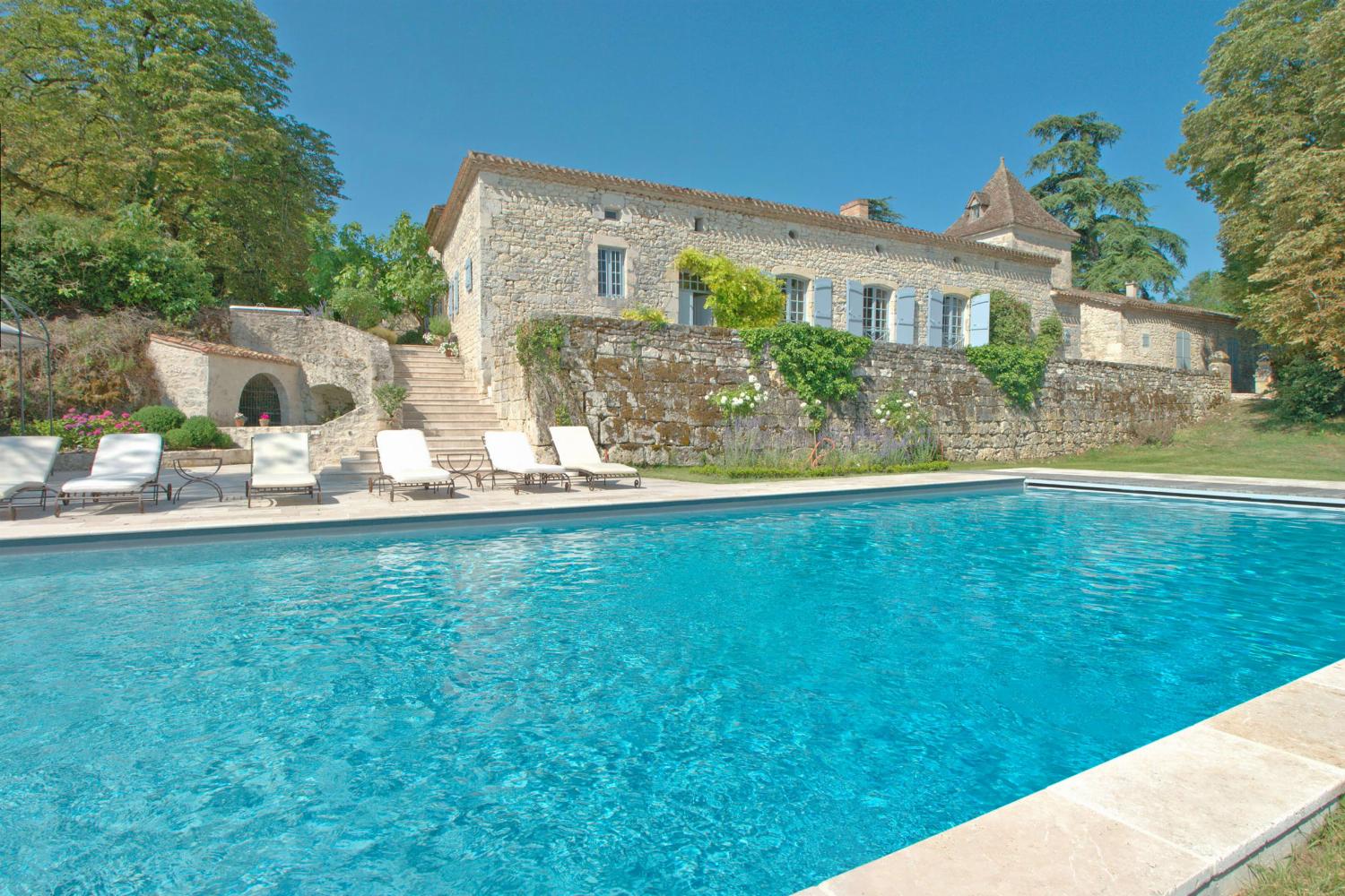 Holiday accommodation in Tarn-en-Garonne with private heated pool
