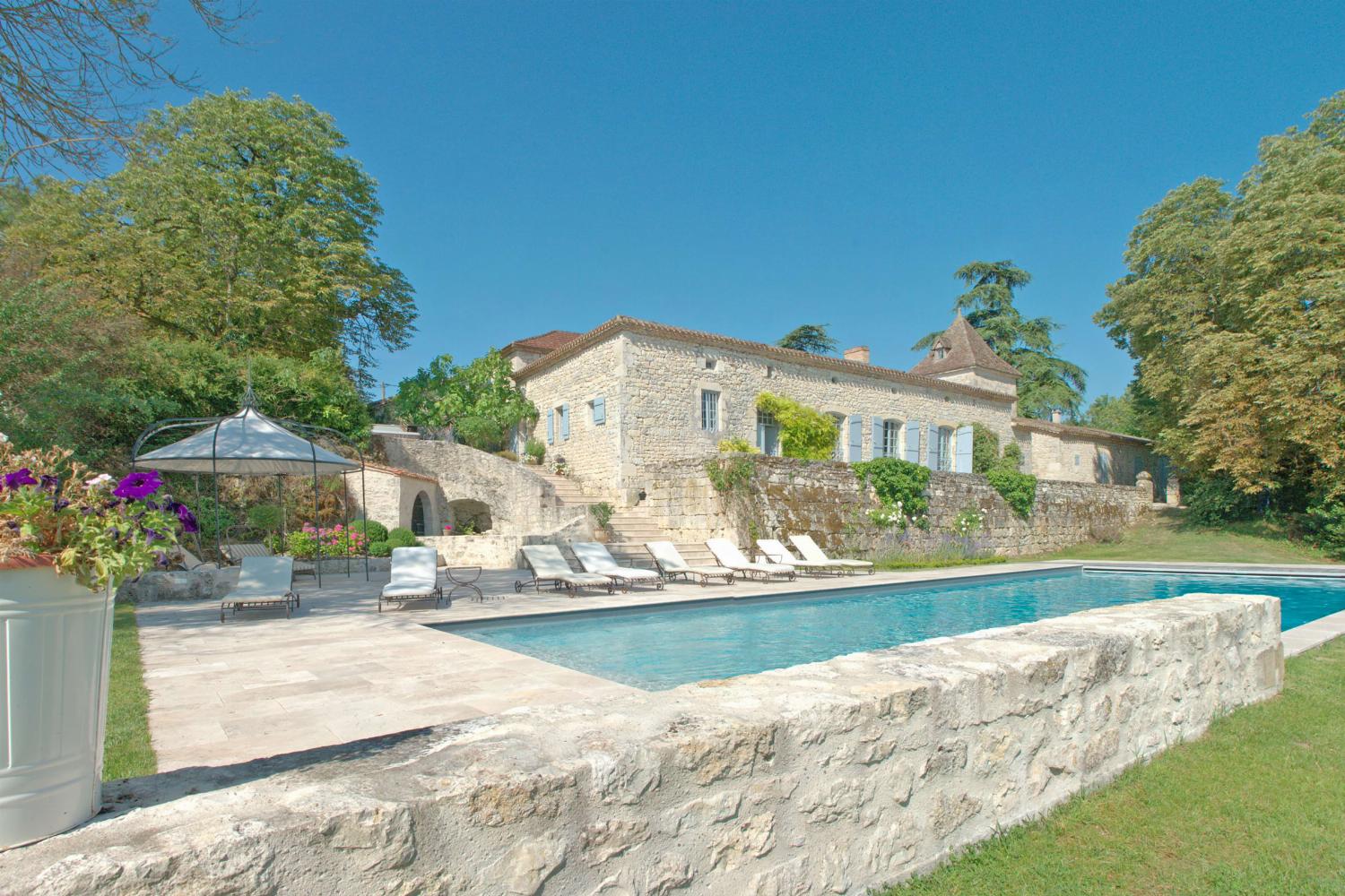 Holiday accommodation in Tarn-en-Garonne with private heated pool