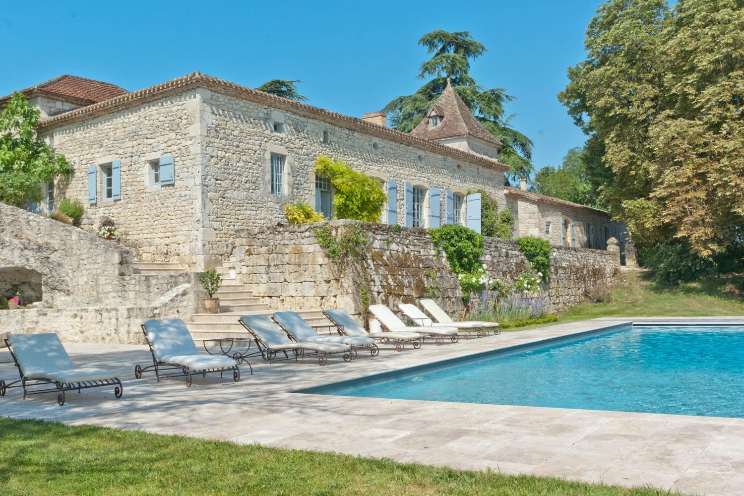 Holiday accommodation in Tarn-en-Garonne with private heated pool