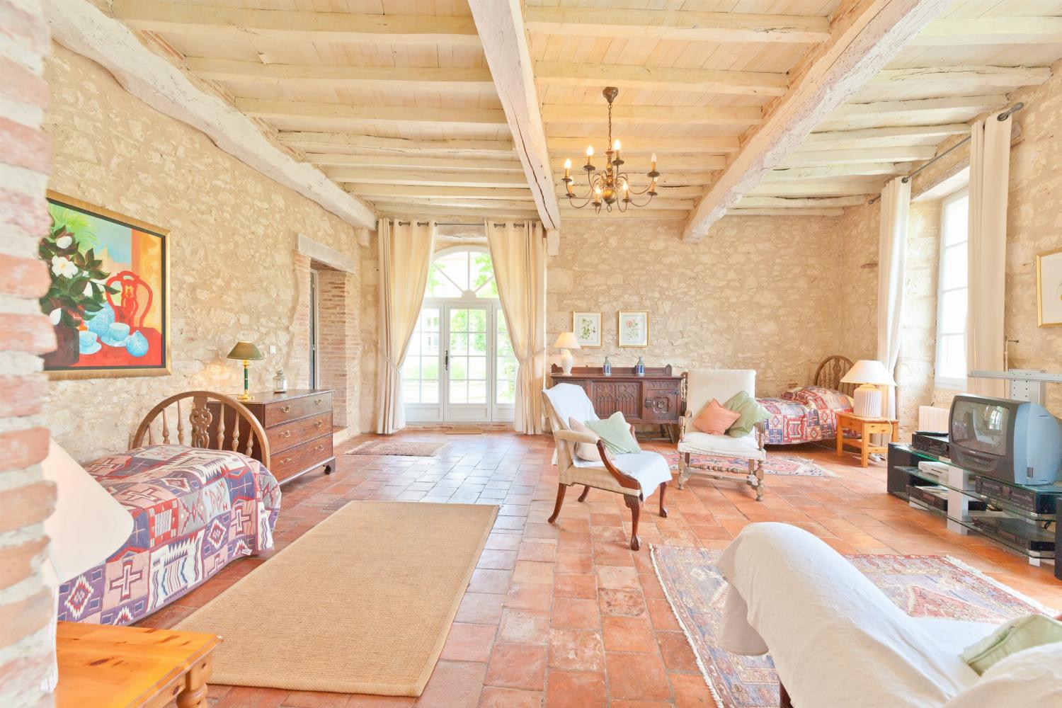 Living room | Rental accommodation in the Gers