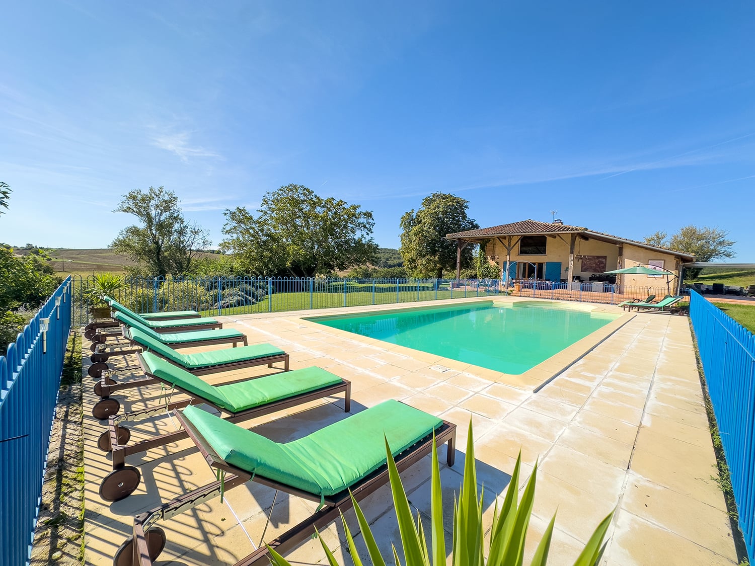 Maison à louer à Gers avec piscine privée