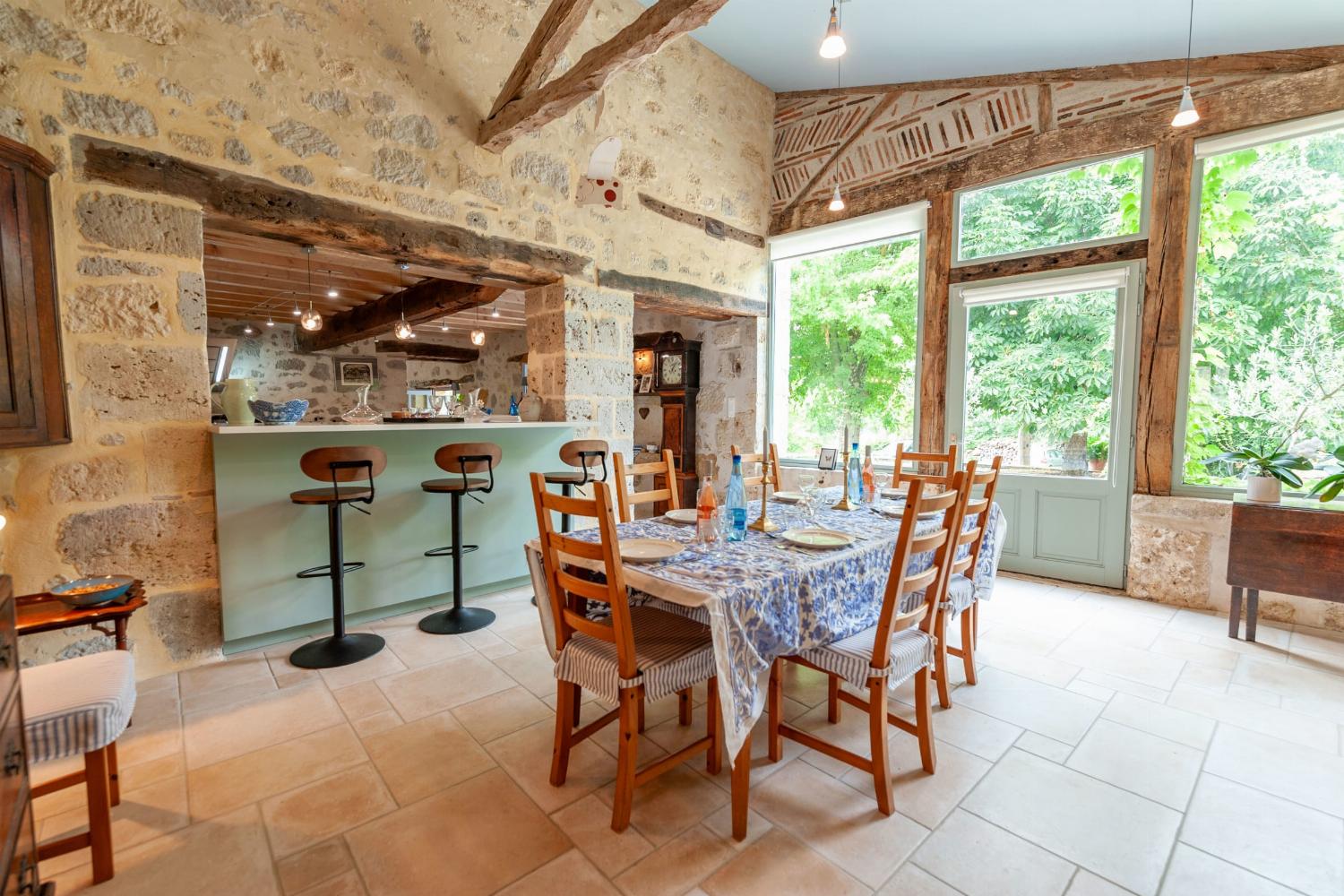 Dining room | Holiday accommodation in the Gers