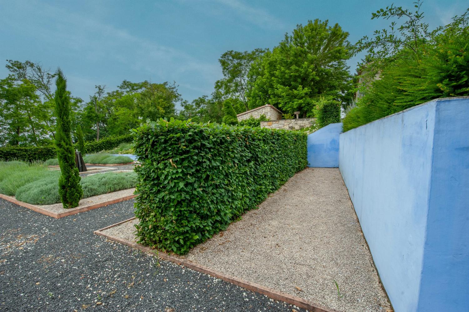 Garden | Holiday accommodation in the Gers