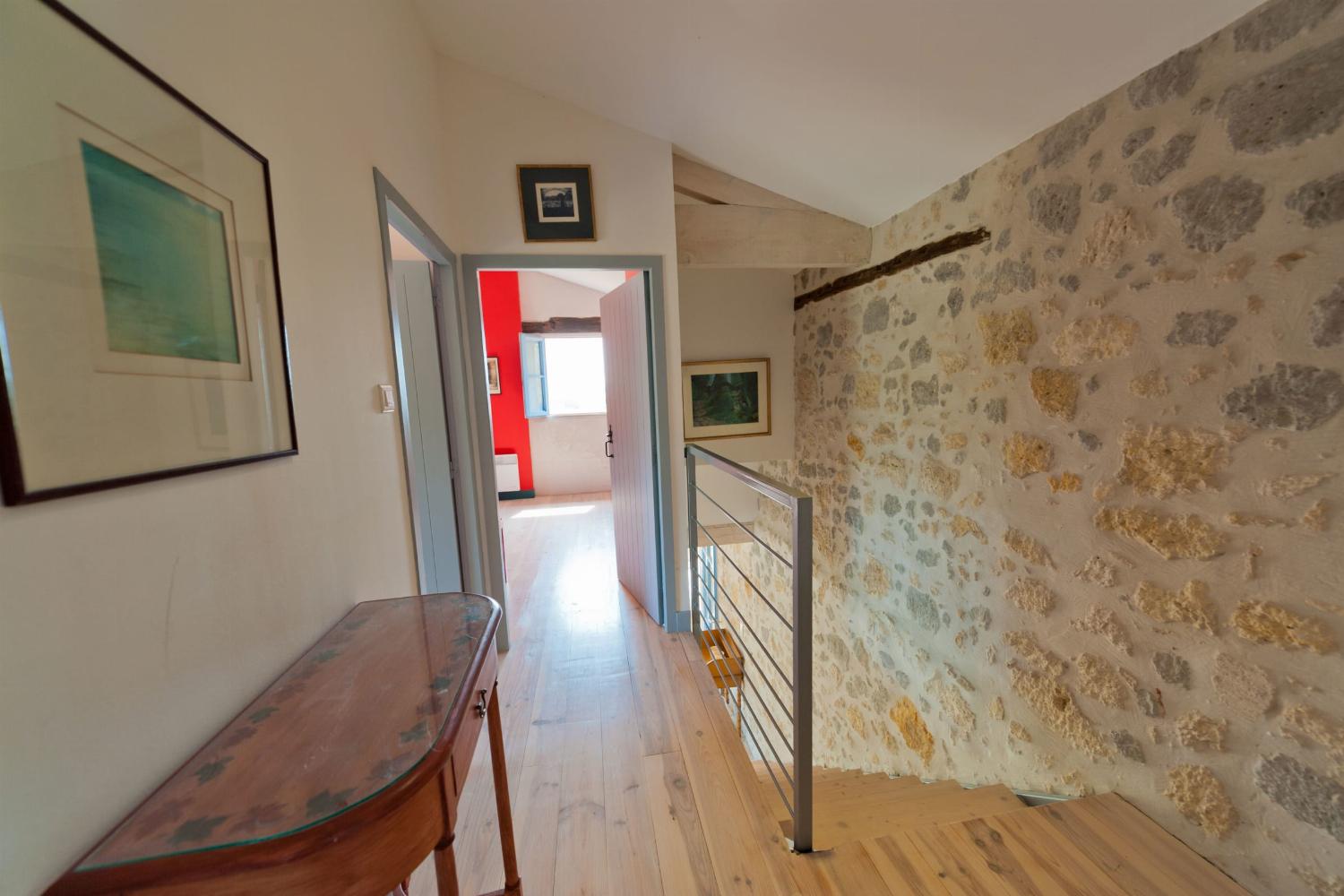 Hallway | Holiday accommodation in the Gers