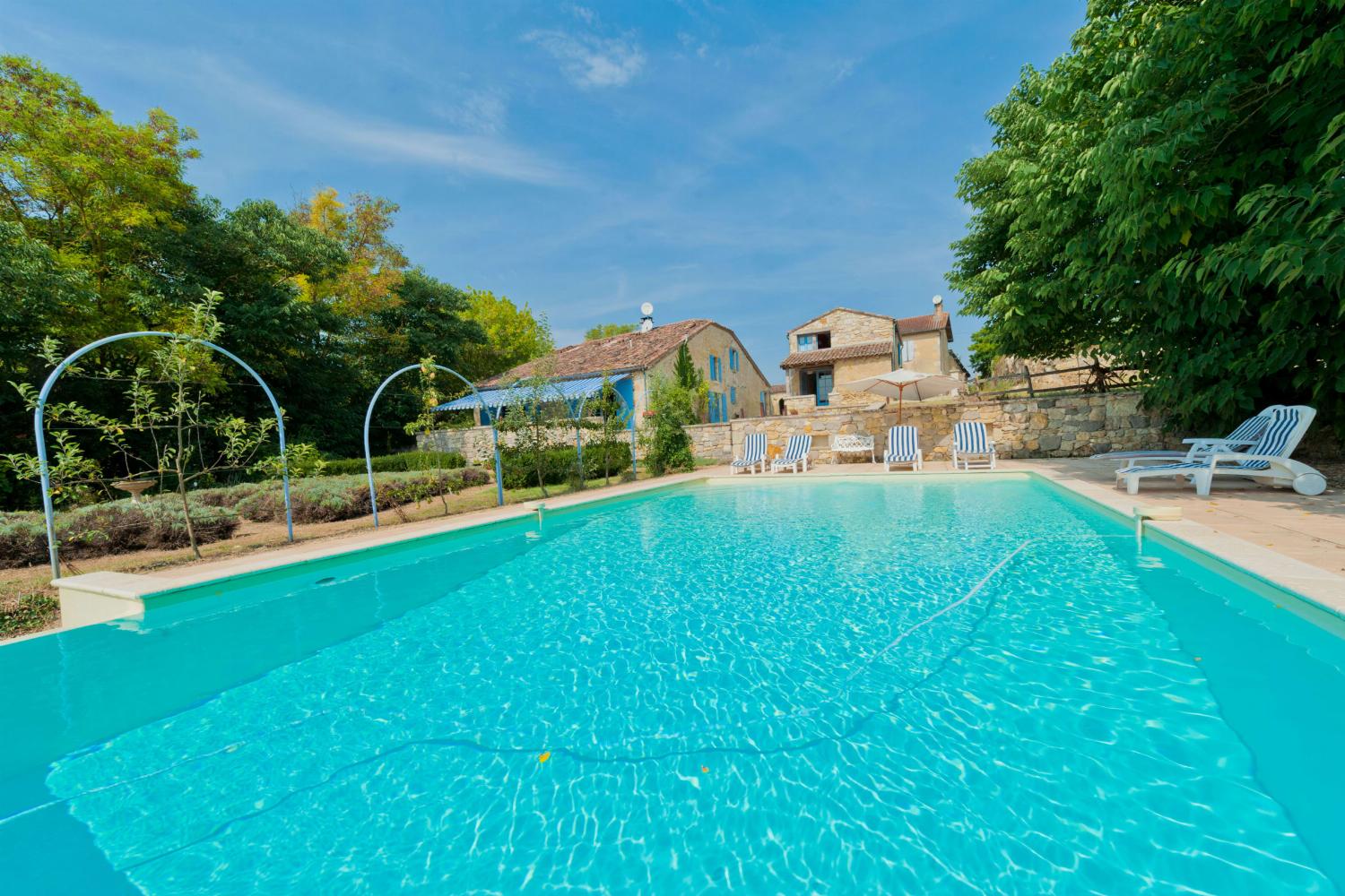 Holiday accommodation in the Gers with private infinity pool