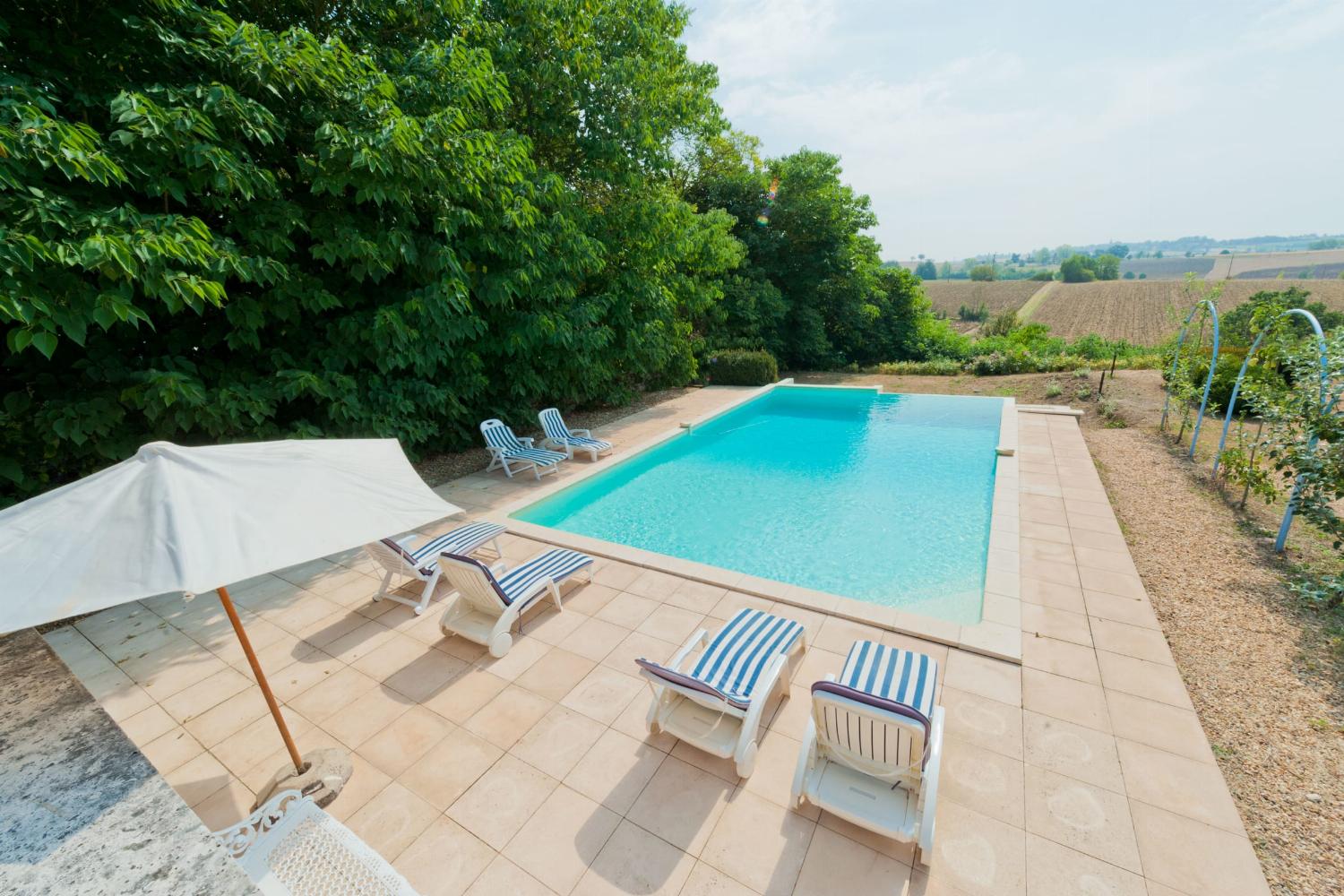 Private infinity pool