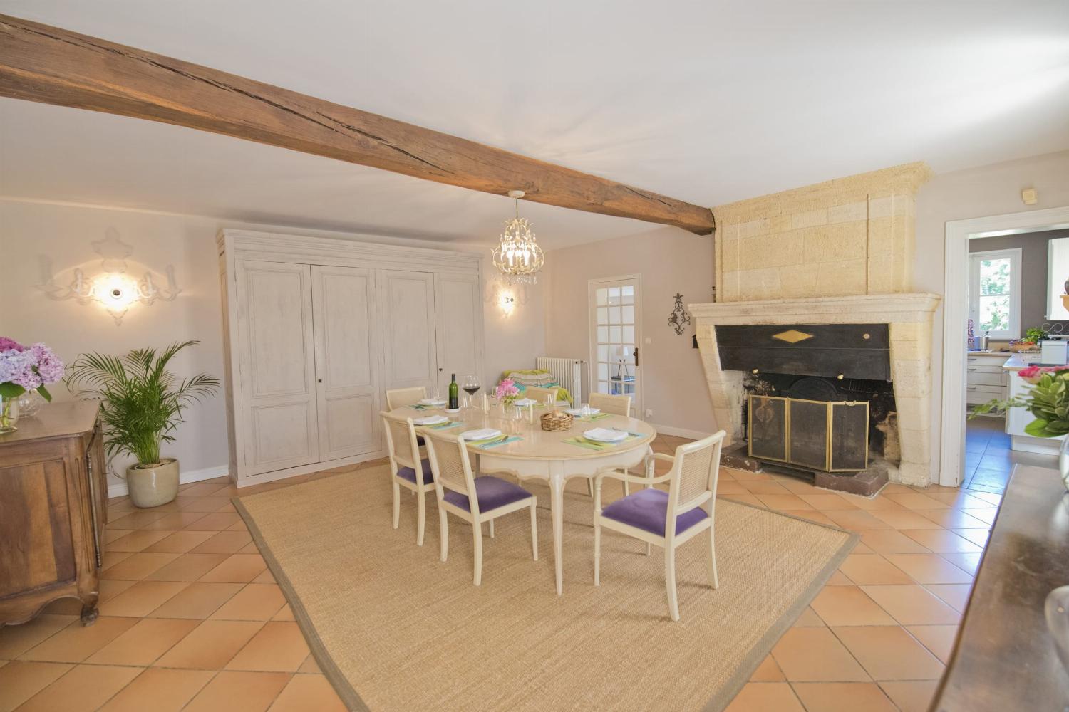 Dining room | Self-catering accommodation in Gironde