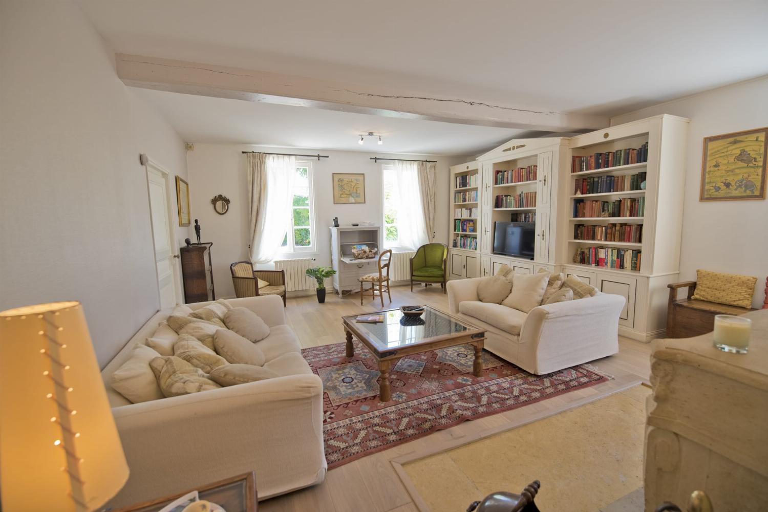 Living room | Self-catering accommodation in Gironde