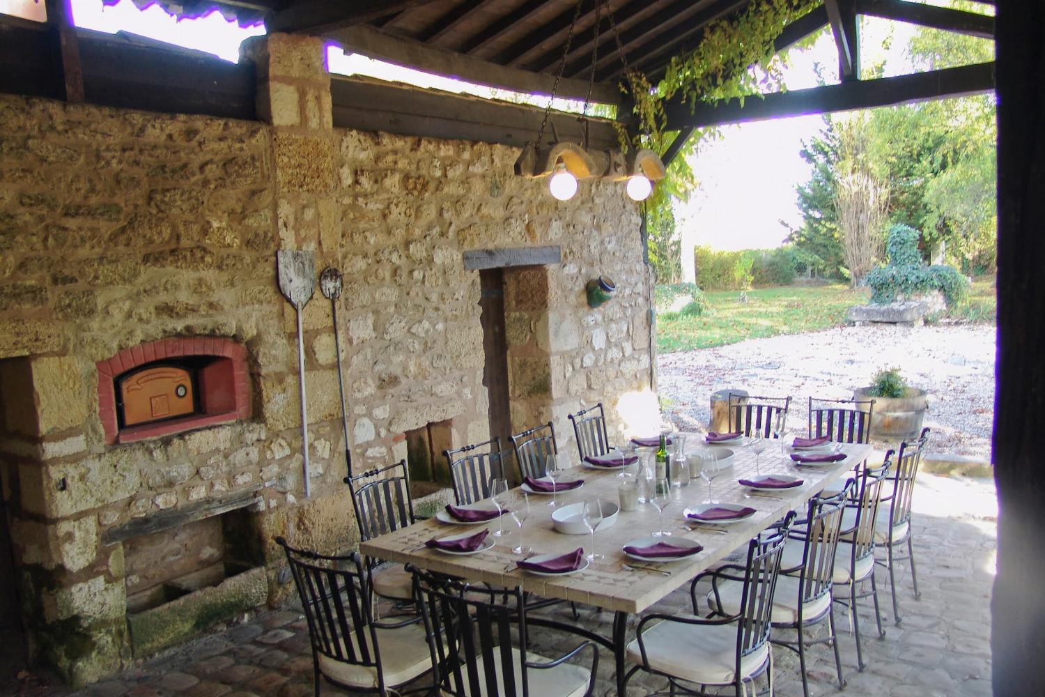 Covered dining terrace