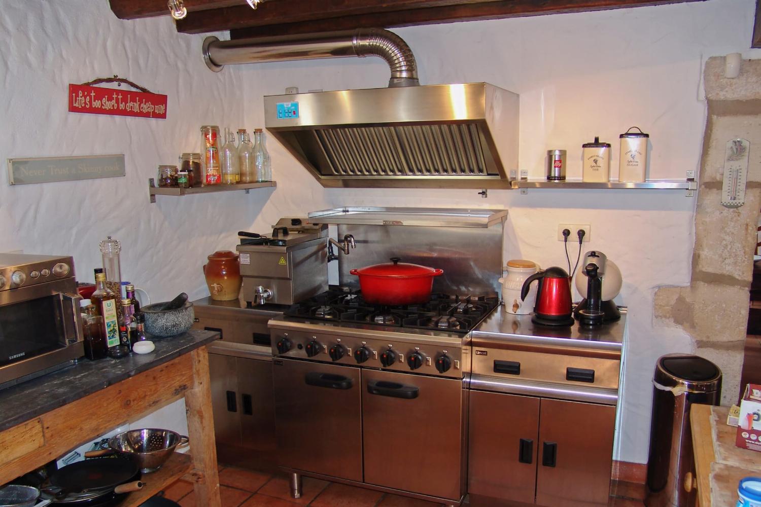 Kitchen | Holiday home in Nouvelle-Aquitaine