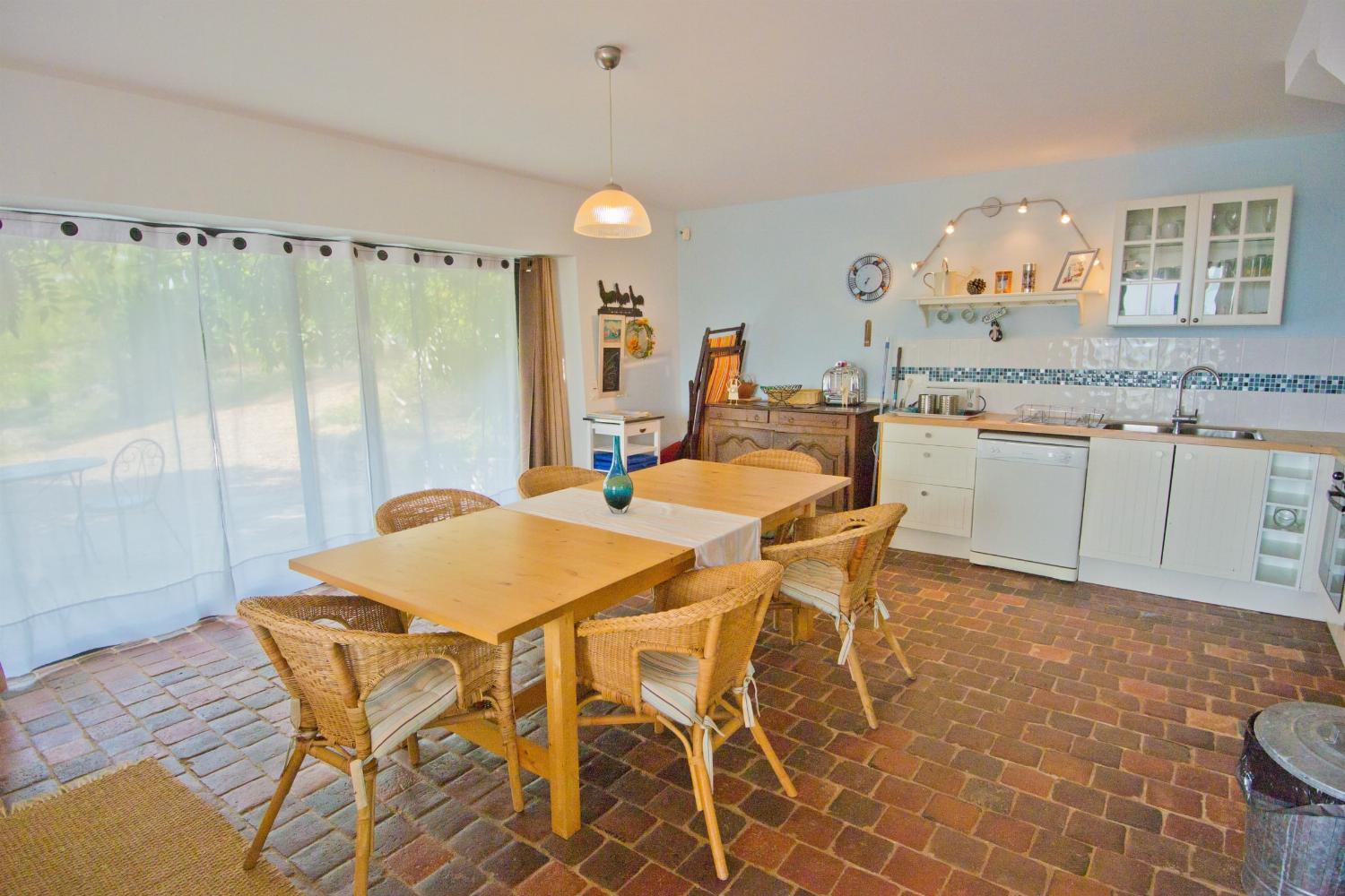 Kitchen | Rental home in the Lot