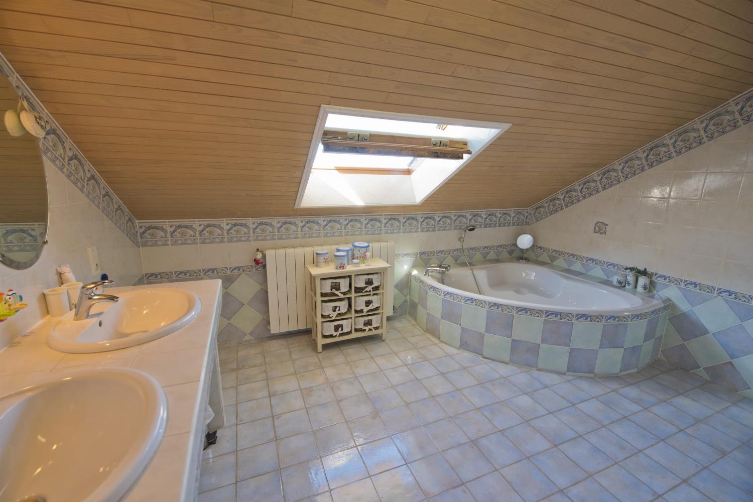 Bathroom | Holiday home in Lot-et-Garonne