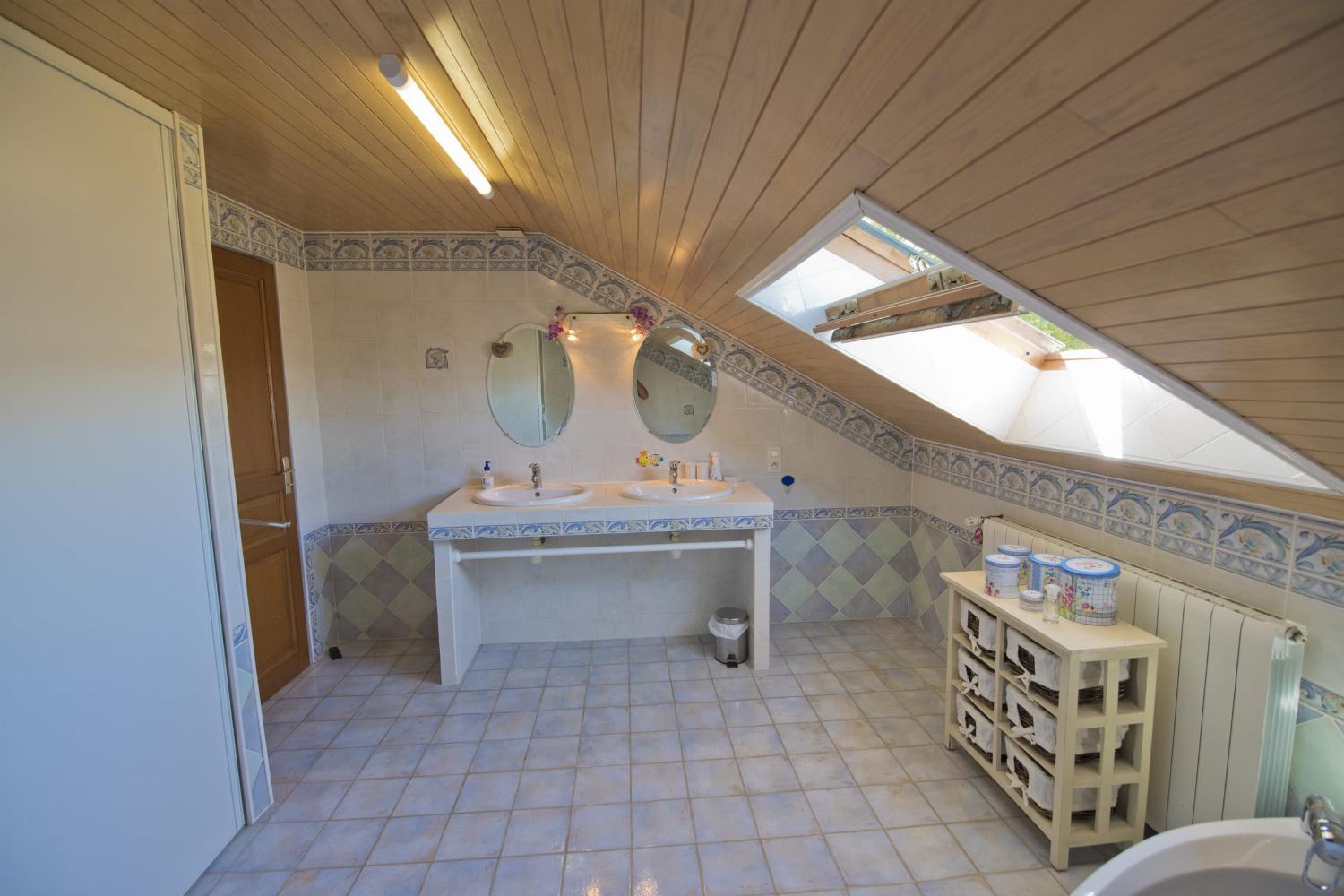 Bathroom | Holiday home in Lot-et-Garonne