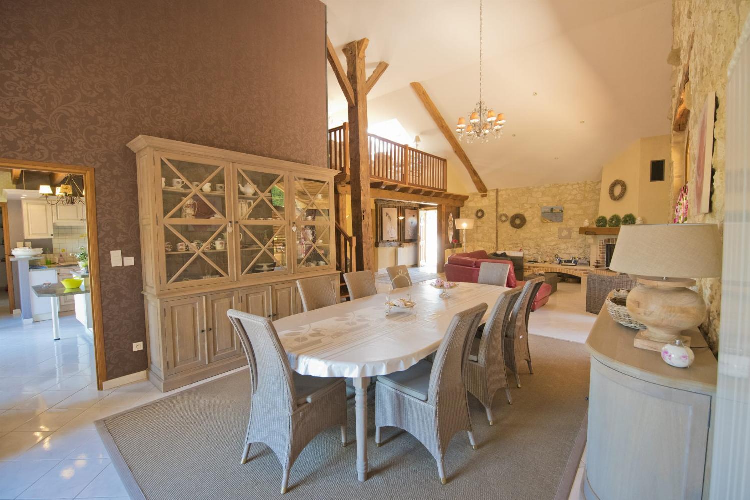 Dining room | Holiday home in Lot-et-Garonne