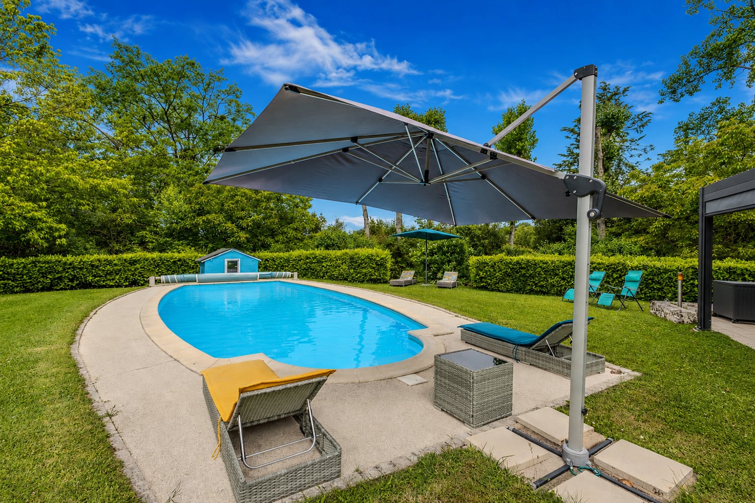 Private pool Private pool