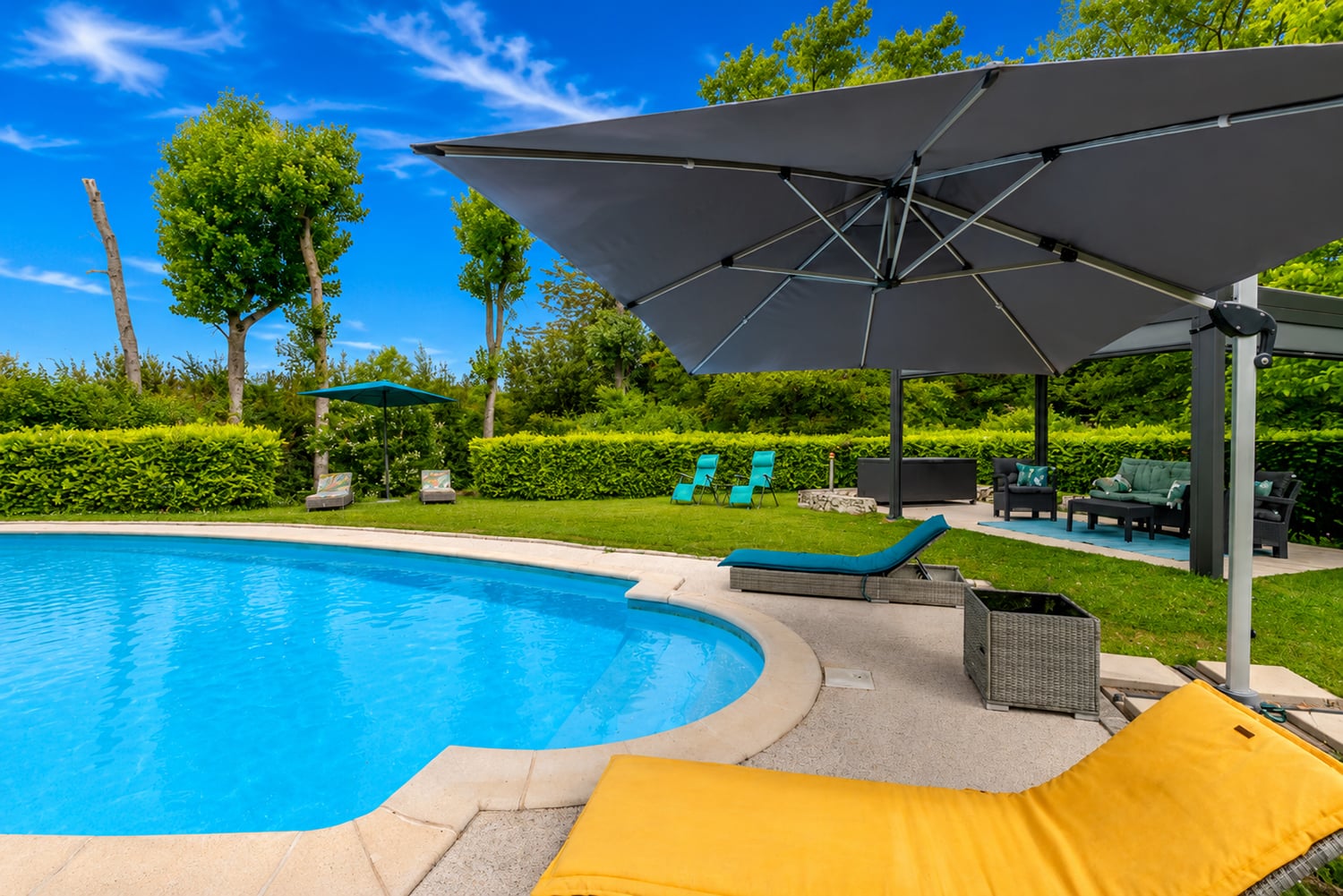 Private pool Private pool