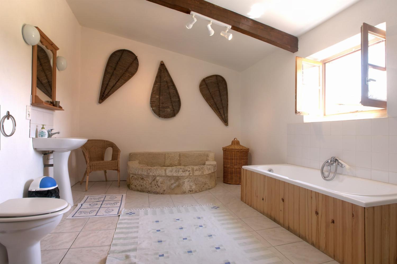 Bathroom | Holiday accommodation in Lot-et-Garonne