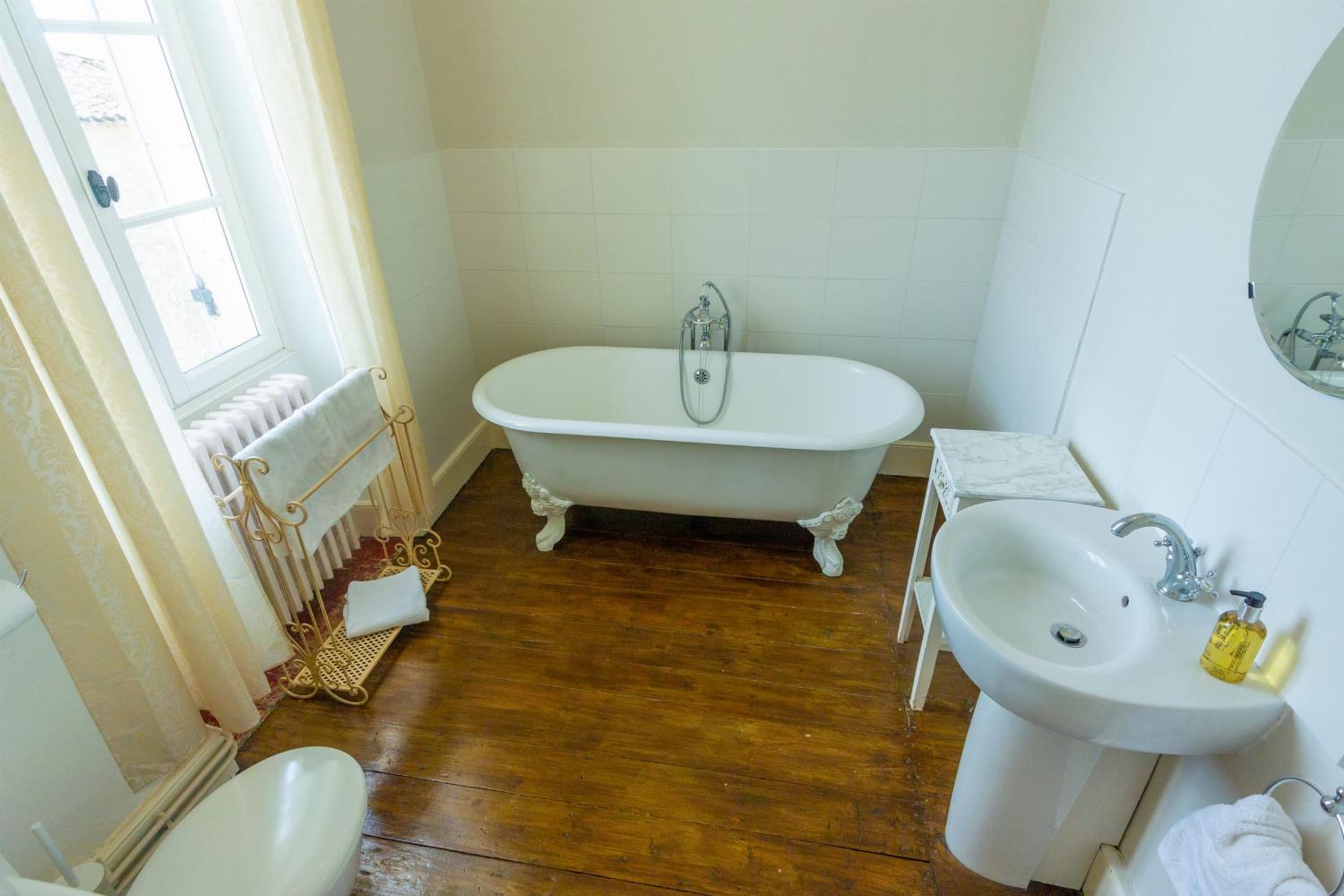 Bathroom | Holiday home in Monflanquin