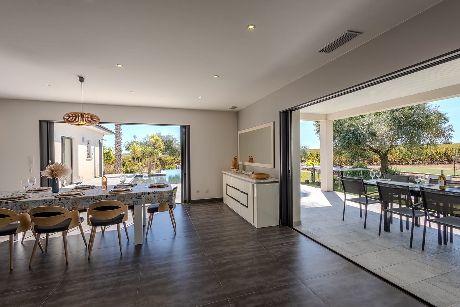 Living room | Rental villa in Servian with private pool Living room | Rental villa in Servian with private pool