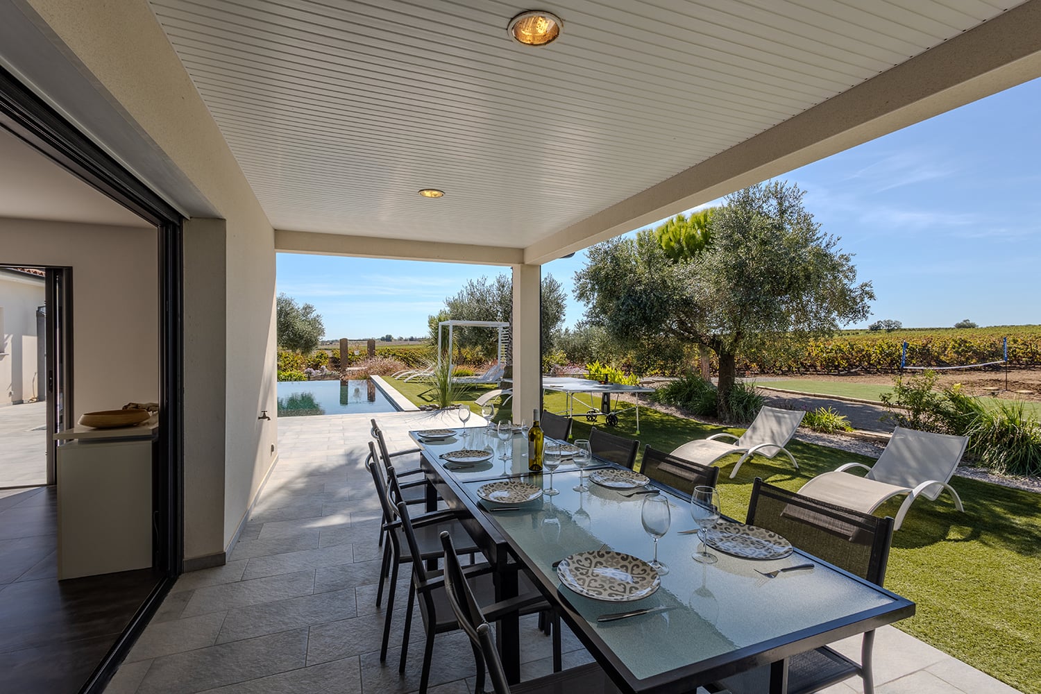Shaded dining terrace Shaded dining terrace