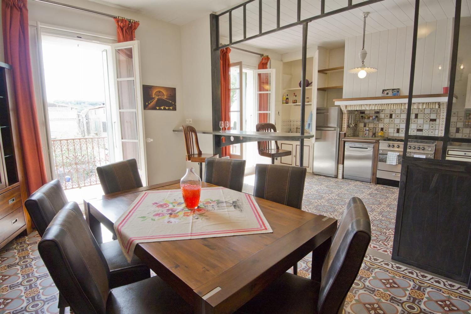 Dining room | Holiday home in the South of France