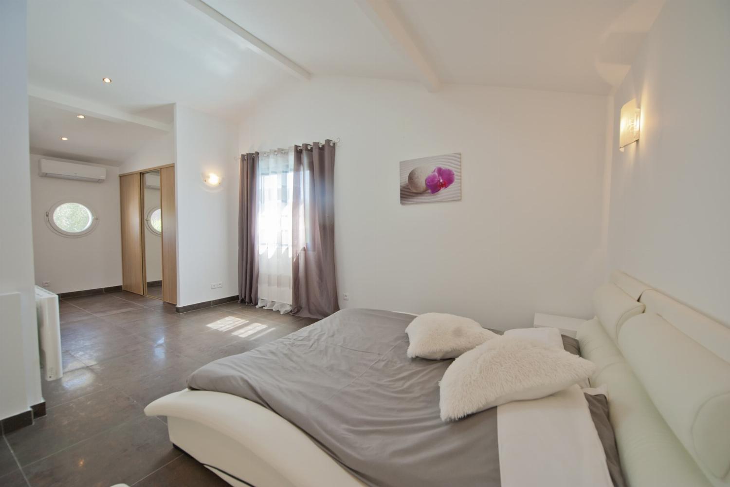 Bedroom | Holiday villa in the South of France