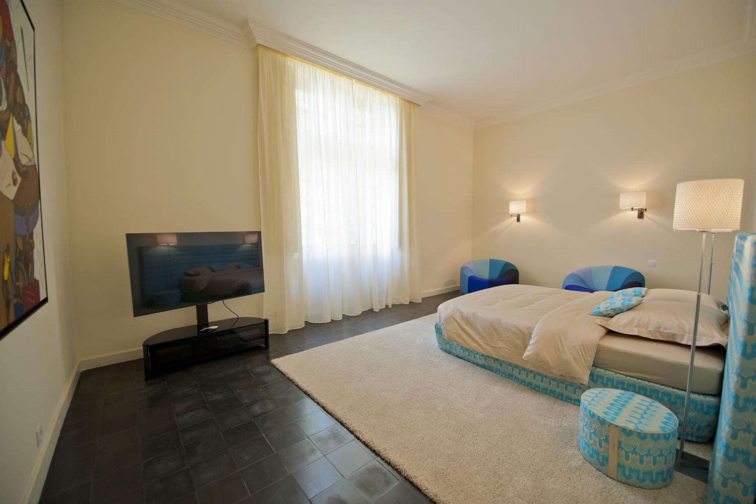 Bedroom | Holiday château in the South of France