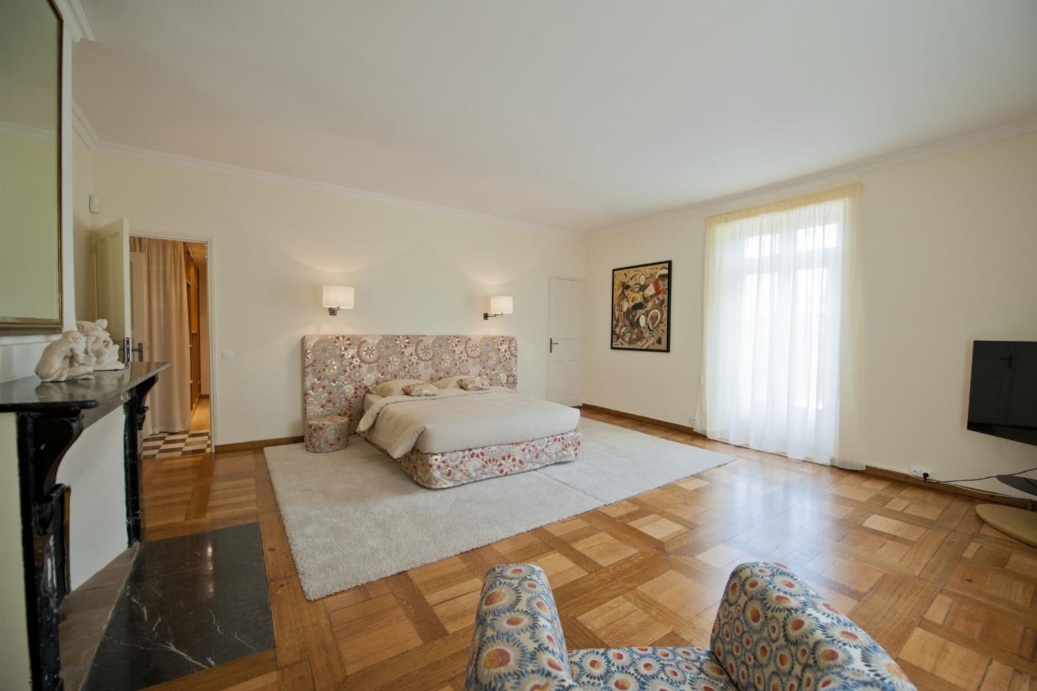 Bedroom | Holiday château in the South of France