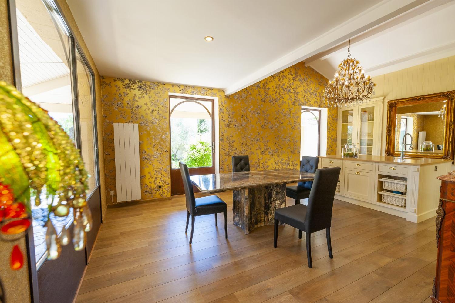 Dining room | Rental home in South of France
