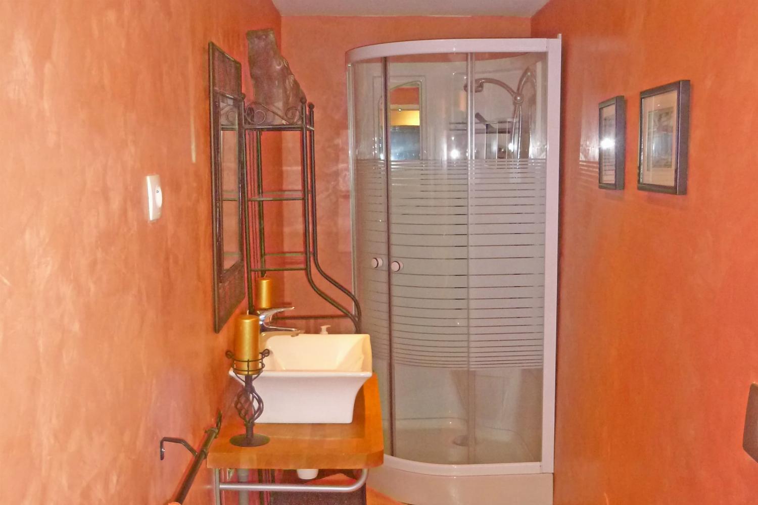 Bathroom | Holiday home in South of France