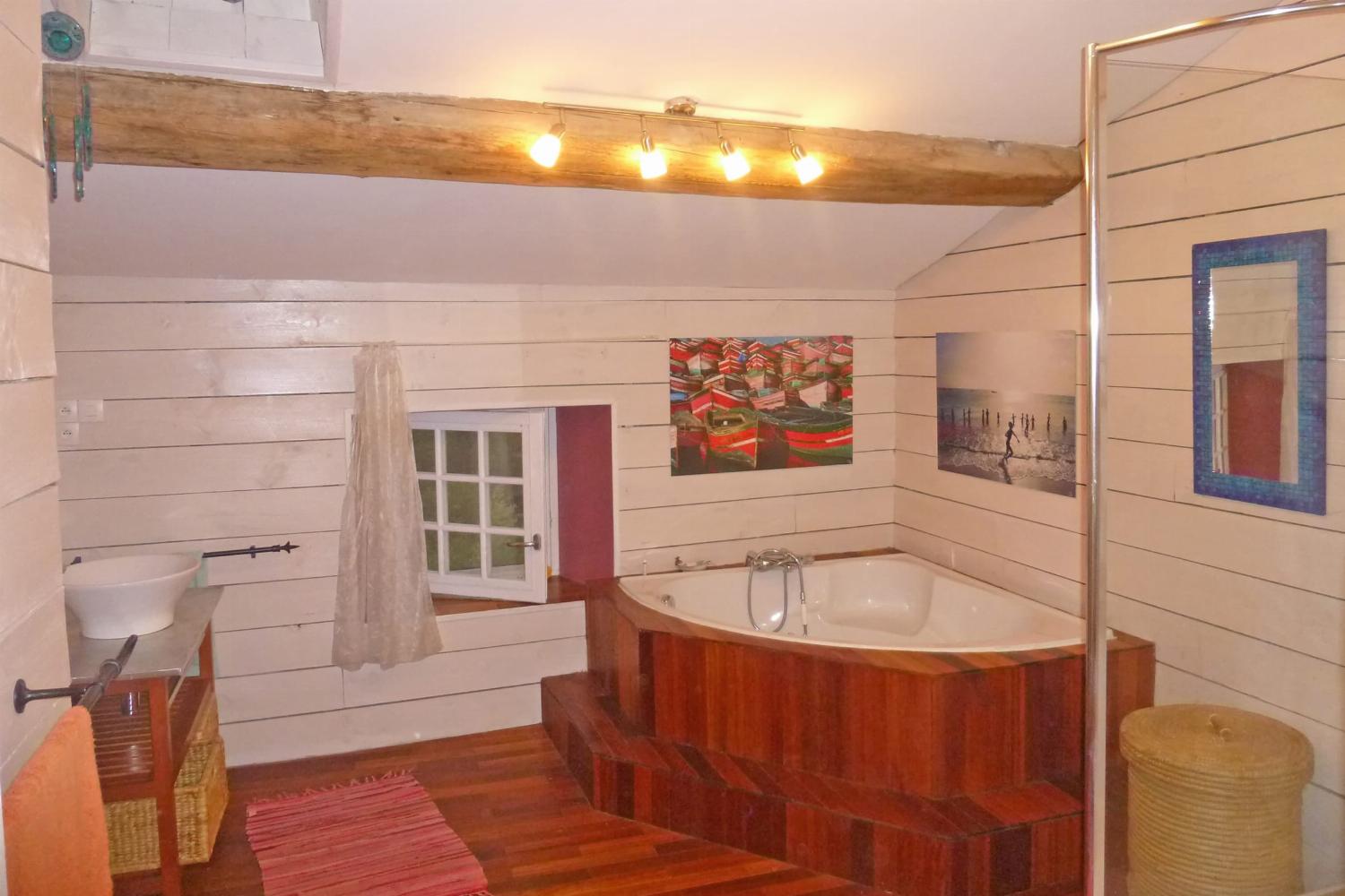 Bathroom | Holiday home in South of France