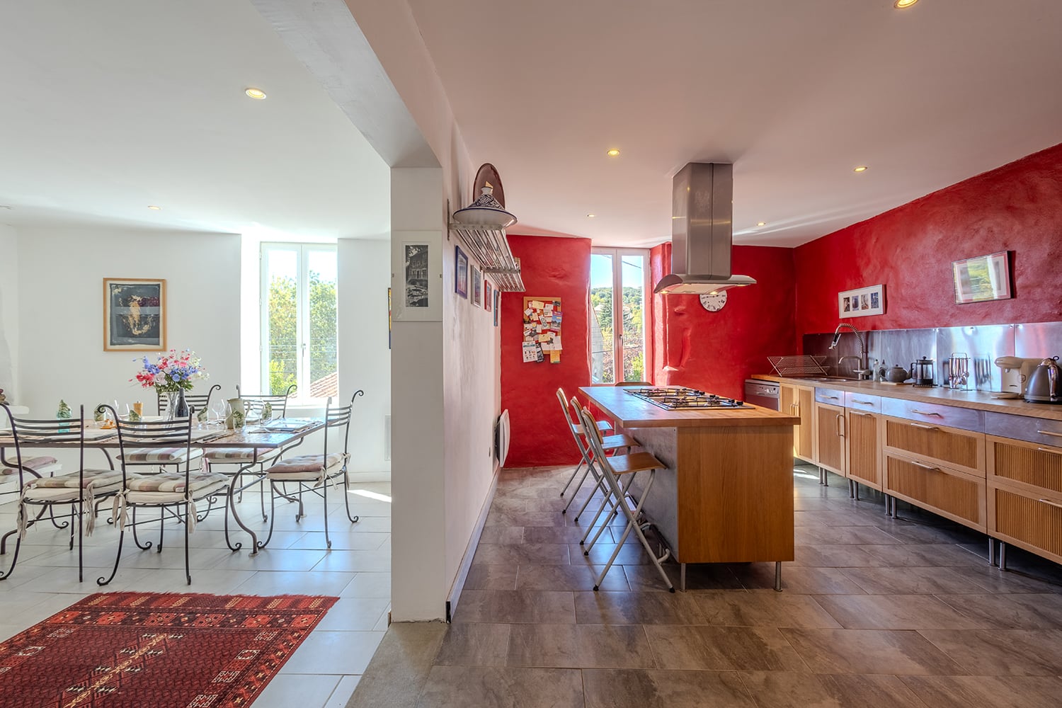 Kitchen and dining room | Holiday home in Faugères