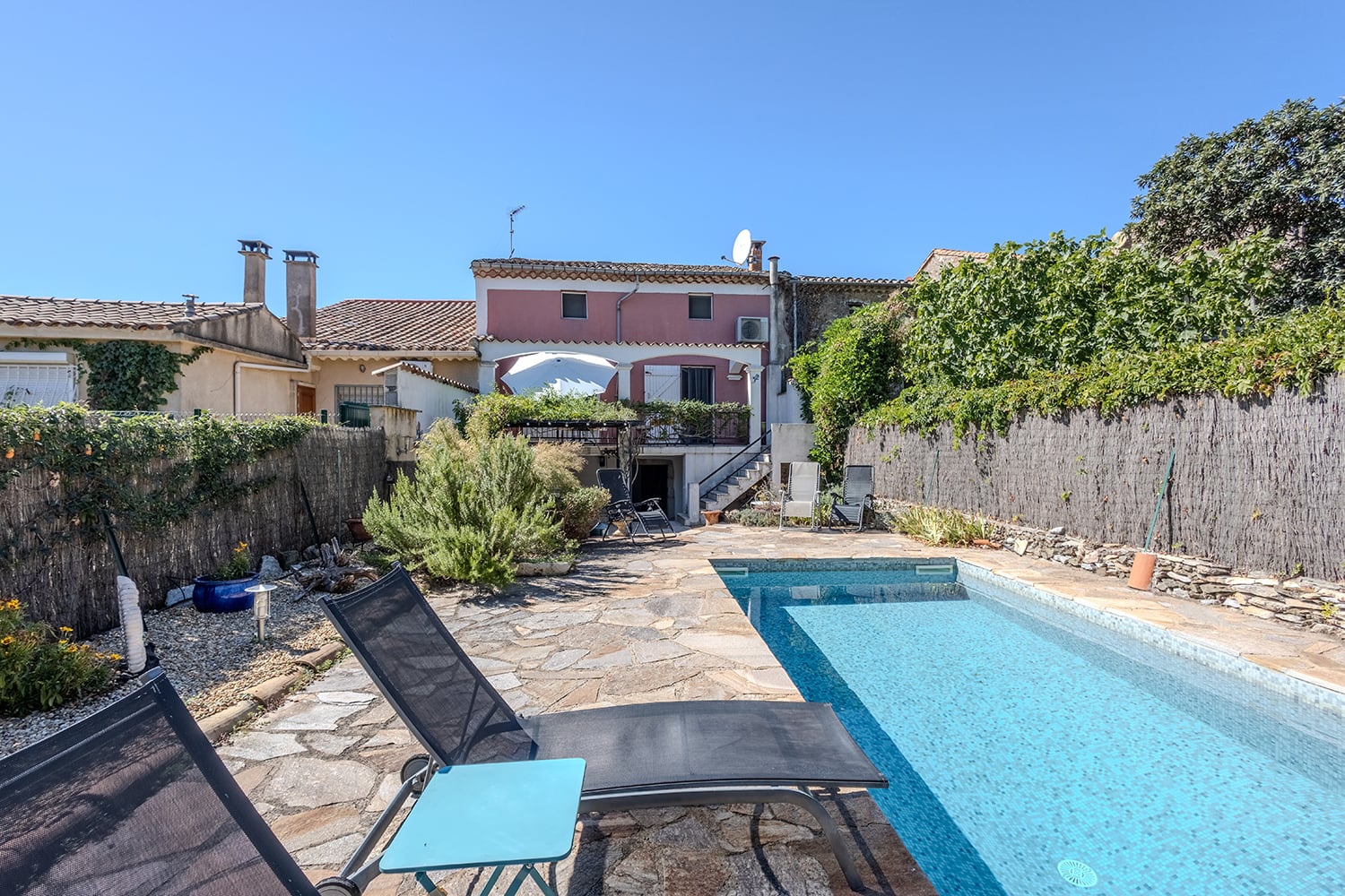 Private pool