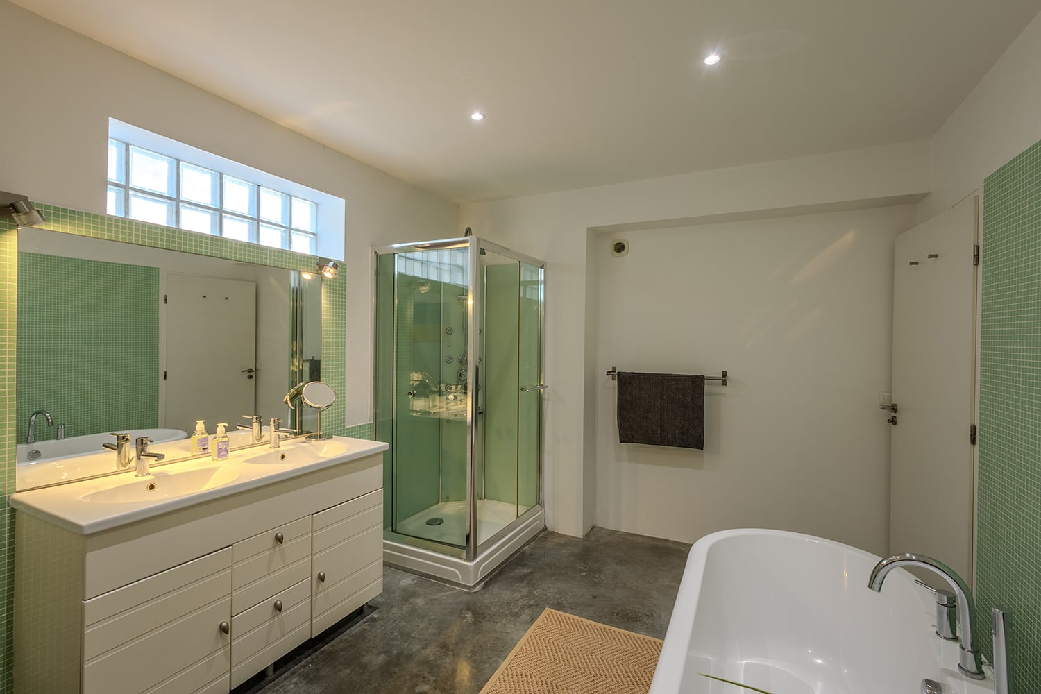 Bathroom | Holiday home in Pézenas