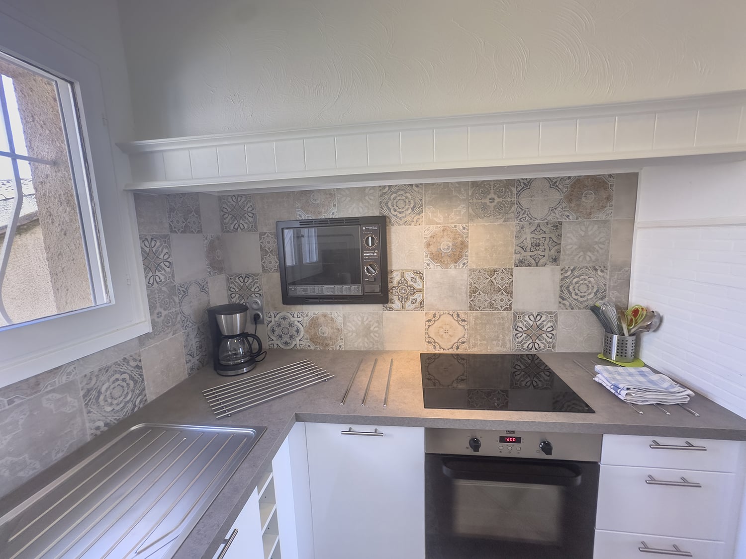 Kitchen | Holiday villa in South of France with private heated pool