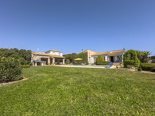 Holiday villa in South of France with private heated pool