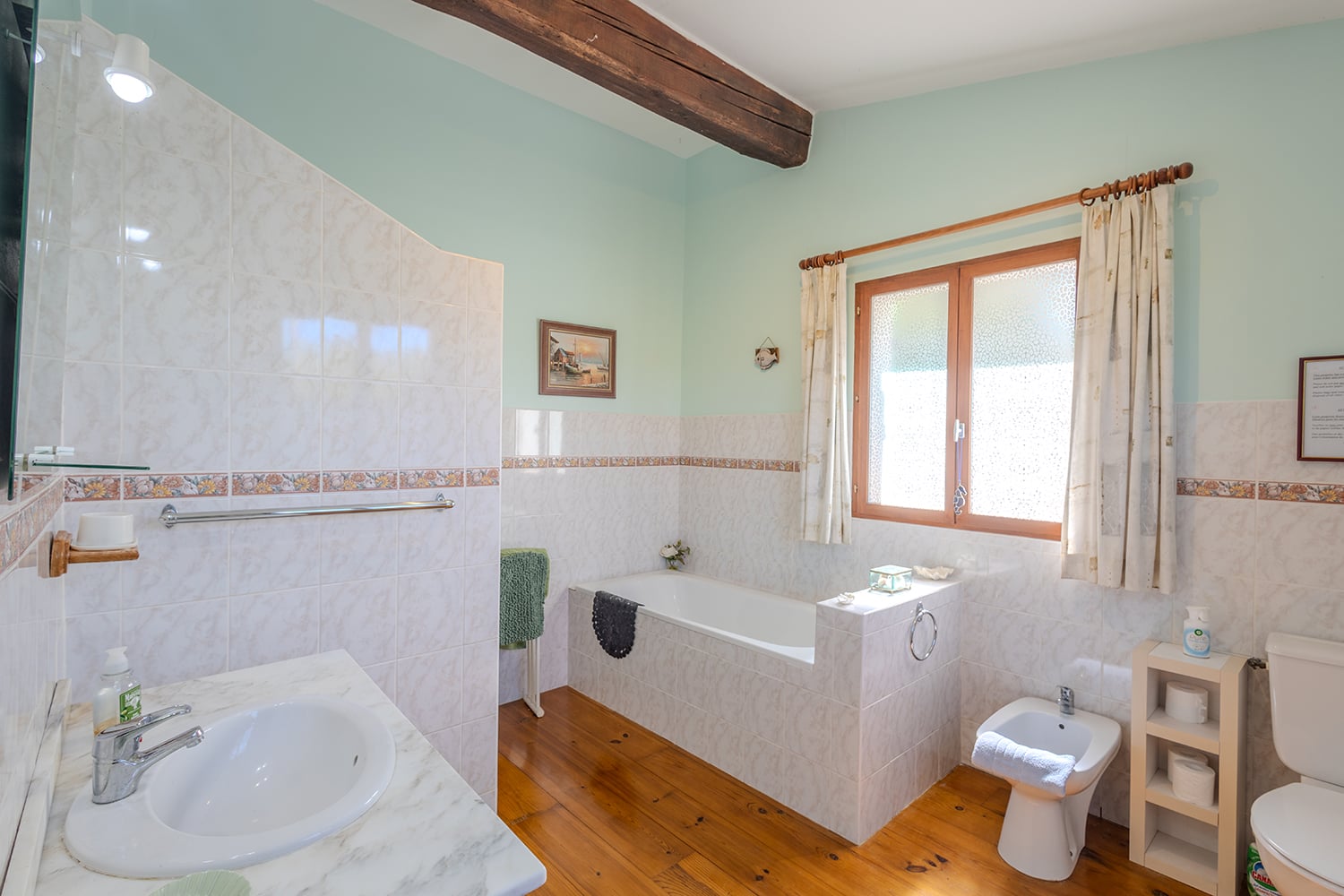 Bathroom | Holiday villa in the South of France