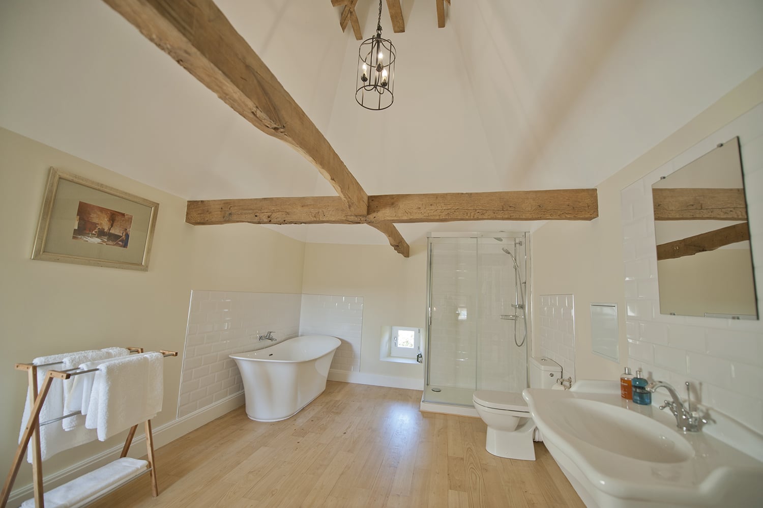 Bathroom | Holiday château in Nouvelle-Aquitaine