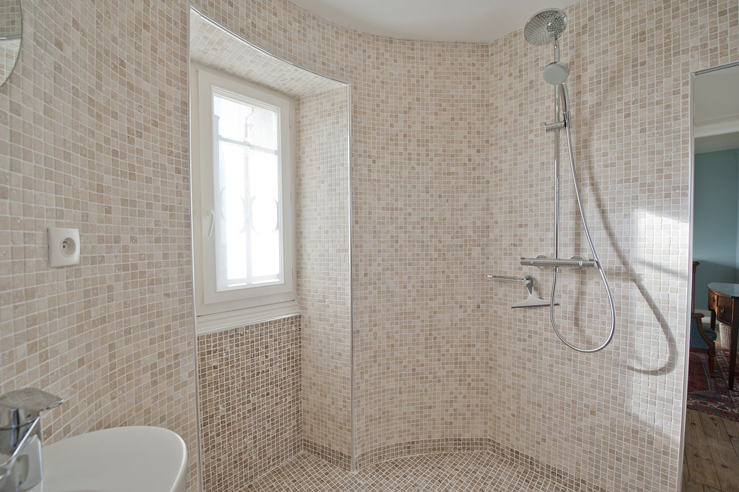 Bathroom | Holiday château in Nouvelle-Aquitaine