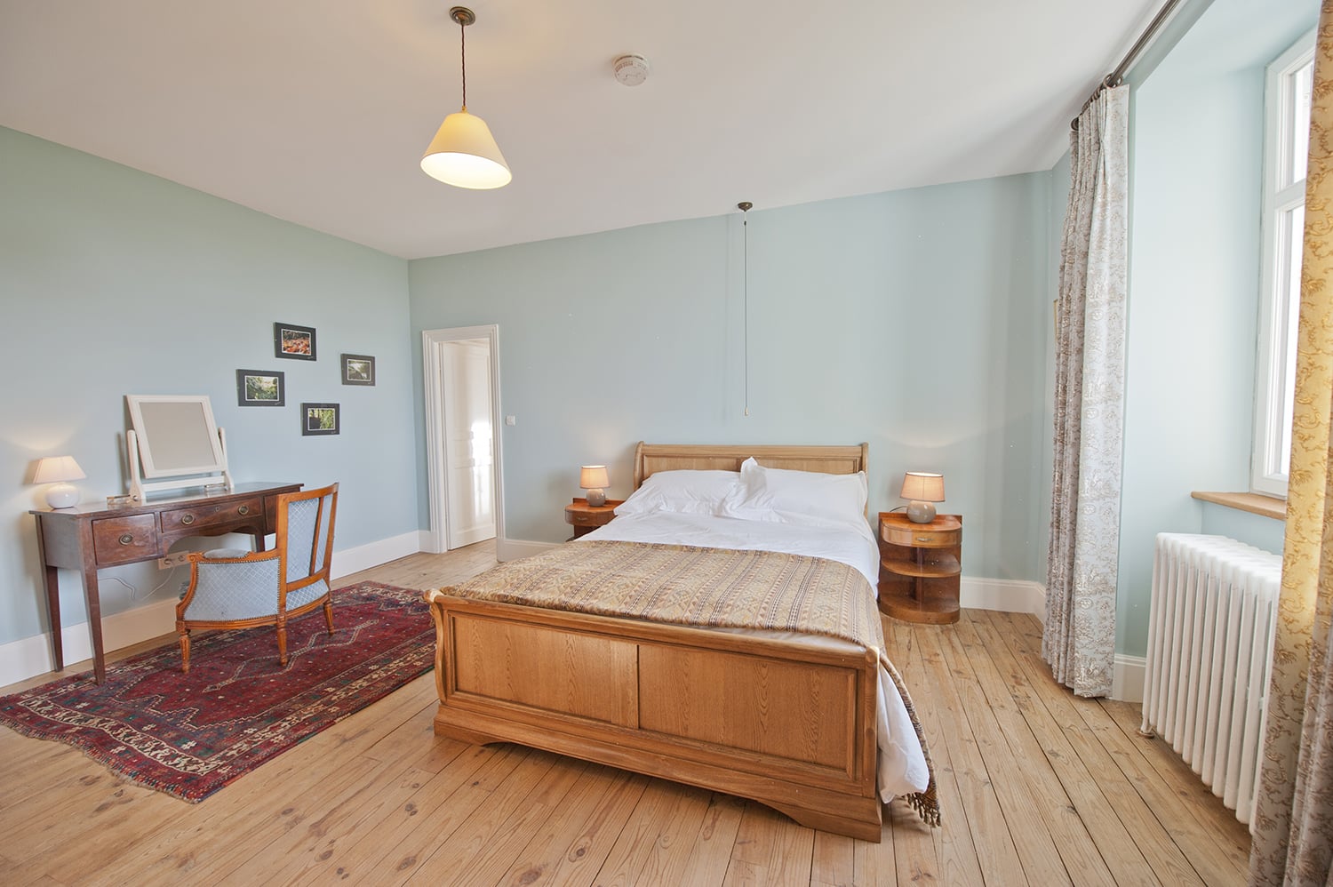 Bedroom | Holiday château in Nouvelle-Aquitaine